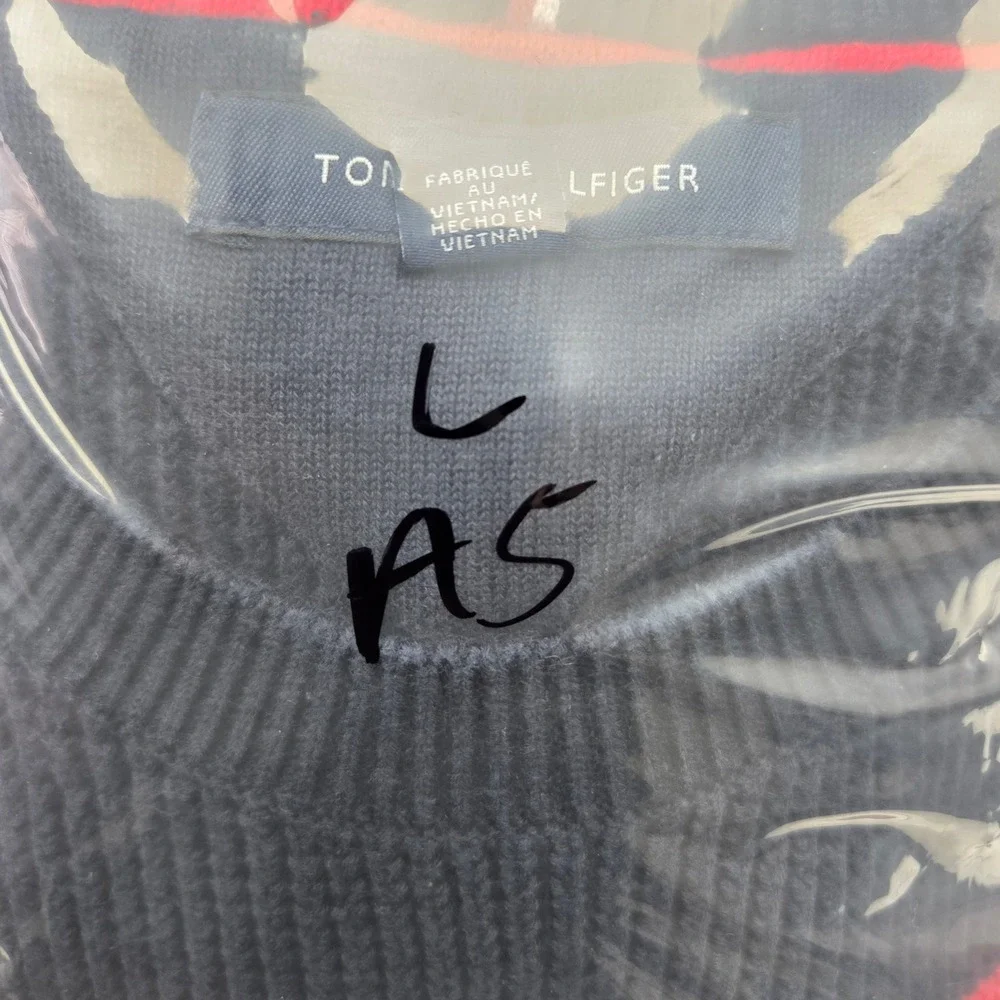 Tommy Hilfiger stain front